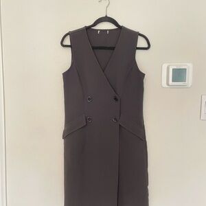 Chic Double-Breasted Sleeveless Dress in Black